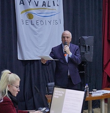 ayvalik-belediye-meclisi-subat-ayi-olagan-toplantisini-gerceklestirdi.jpg