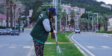 ayvalik-belediyesi-bahar-hazirliklarini-surduruyor.jpg