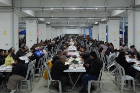 baskan-cercioglu-aydinin-dort-bir-yaninda-vatandaslari-iftar-sofralari-ile-bulusturuyor.jpg