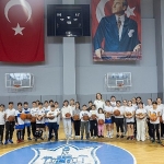 baskan-mutludan-spor-okullarina-surpriz-ziyaret.jpg
