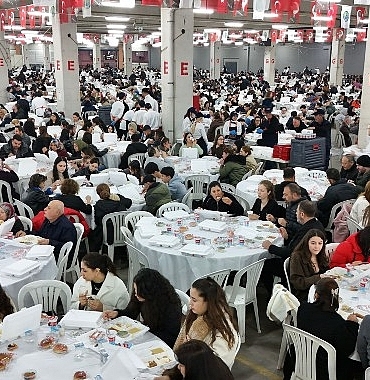 baskan-pehlivan-iftari-belediye-ailesiyle-karsiladi.jpg