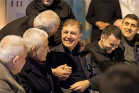 baskan-tugay-kemalpasalilarla-sahur-sofrasinda-bulustu.jpg