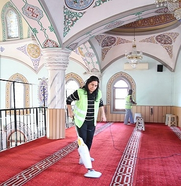 ciglide-ibadethaneler-icin-temizlik-mesaisi.jpg