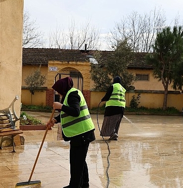 geyve-belediyesi-camilerde-ikinci-tur-temizlik-calismalarina-basladi.jpg