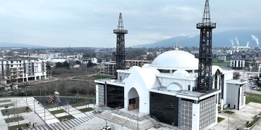 kartepe-kent-meydani-camii-ilk-teravihle-aciliyor.jpg