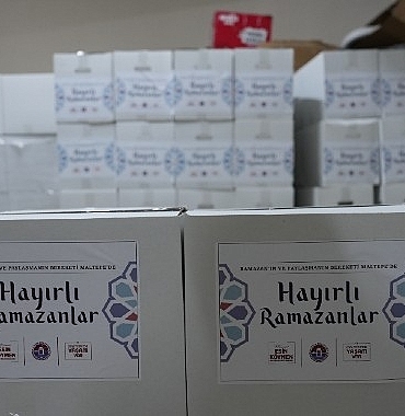 maltepede-ramazan-sofralari-dayanismayla-kuruluyor.jpg