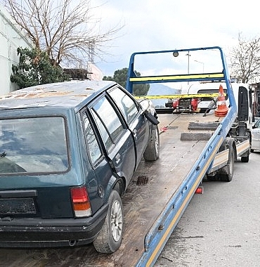 manisa-buyuksehir-sahipsiz-ve-hurda-araclari-kaldiriyor.jpg