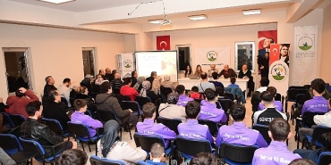 osmangazi-belediyesinden-sporcu-ailelerine-yol-gosteren-panel.jpg