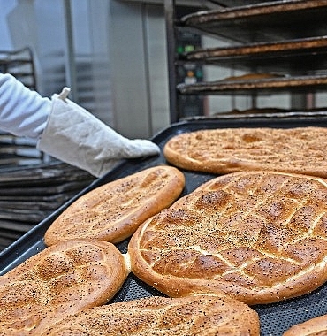 ramazan-pidesi-buyuksehir-halk-ekmek-bufelerinde-yerini-alacak.jpg