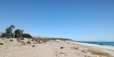 sahillerde-temizlik-calismasi.jpg