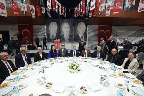 baskan-buyukakin-mhp-il-iftarina-katildi.jpg