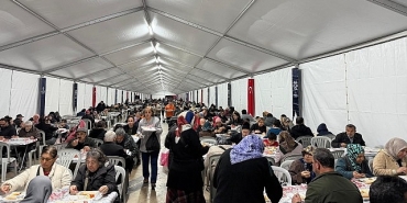 baskan-cercioglu-binlerce-vatandasi-her-gun-iftar-sofralarinda-bulusturmayi-surduruyor.jpg