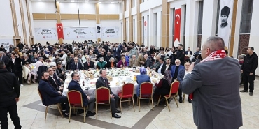 baskan-ozarslan-iftarda-sivaslilarla-bulustu.jpg