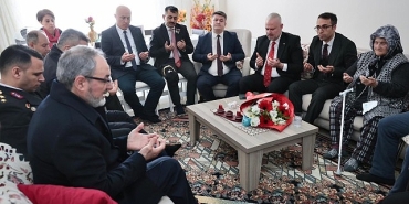baskan-pehlivan-sehit-ailelerini-ziyaret-etti-basimizin-tacisiniz.jpg