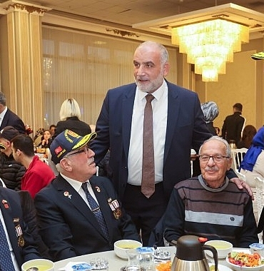 baskan-sandikci-sehit-aileleri-ve-gazilerle-iftarda-bulustu.jpg