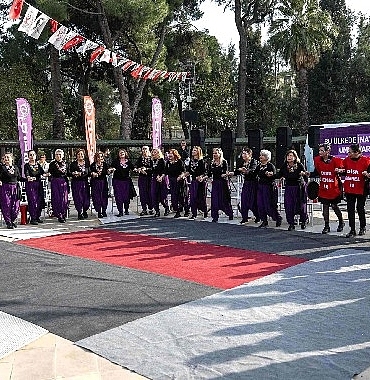 bornovada-8-mart-dayanismasi.jpg
