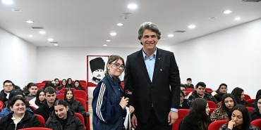 gencler-sordu-baskan-kocaman-yanitladi.jpg
