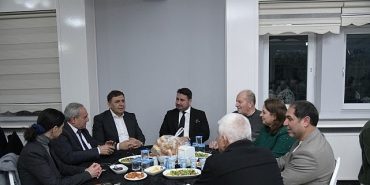 iftar-sofrasinda-birlik-ve-beraberlik.jpg