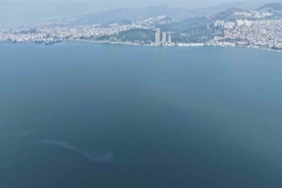 izmir-korfezinde-yine-dis-kaynakli-kirlilik-alarmi.jpg