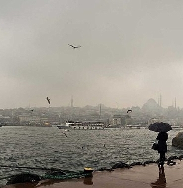 akomdan-istanbul-icin-kuvvetli-yagis-uyarisi.jpg