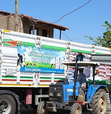 baskan-cercioglundan-germencikte-kucuk-ureticilere-yem-destegi.jpg
