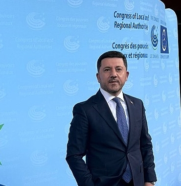 baskan-rasim-ari-avrupa-yerel-yonetimler-zirvesinde-turkiye-ve-nevsehiri-temsil-ediyor.jpg