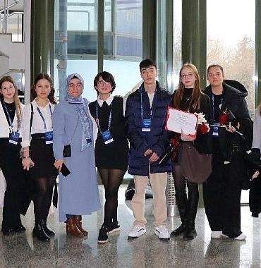 bayrampasadan-dunya-bilimine-uzanan-basari-gencler-uluslararasi-arenaya-cikiyor.jpg