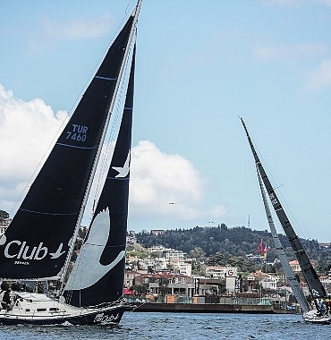 beymen-club-sailing-team-canakkaleden-kupayla-dondu.jpg
