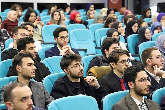 gencligin-gelecegine-yon-veren-ihtisas-akademisi-konya-programi-basladi.jpg