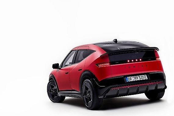 hyundai-ioniq-3u-milano-tasarim-haftasinda-tanitti.jpg