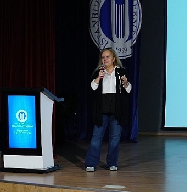 istanbul-okan-universitesinde-rehberlik-semineri-riskler-ve-cozum-yollari-ele-alindi.jpg