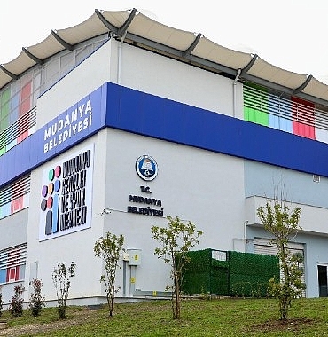 mudanya-genclik-ve-spor-merkezi-hizmete-acildi.jpg