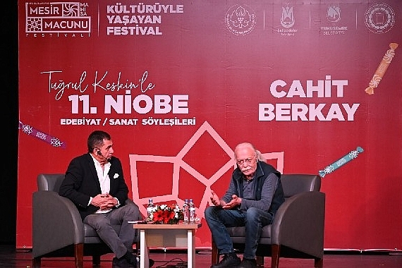 usta-sanatci-cahit-berkay-manisalilarla-bulustu.jpg