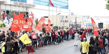 ciglide-1-mayis-coskusu-baskan-yildiz-emekcilerle-omuz-omuza.jpg