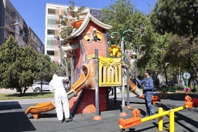 konakin-parklarinda-temizlik-mesaisi.jpg