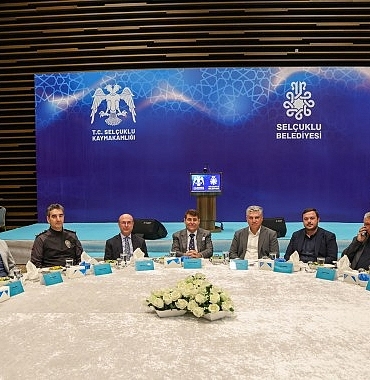 selcuklu-belediyesinden-anlamli-veda-programi.jpg