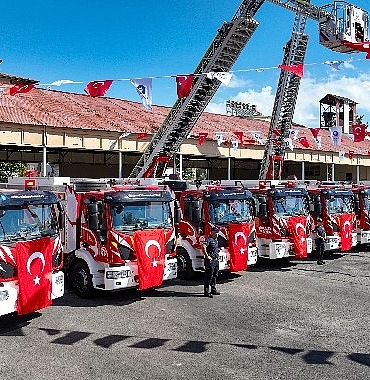 Antalya Büyükşehir Belediyesi İtfaiye filosunu güçlendirdi