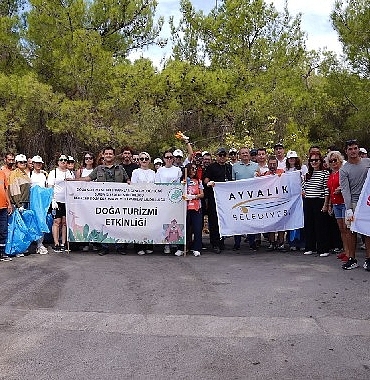 Ayvalık’ta Dünya Temizlik Günü ve Uluslararası Kıyı Temizliği Günü’nde Çevre İçin Sahadaydık