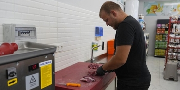 Burhaniye Belediyesi Halk Market ile vatandaşların bütçesine destek oluyor