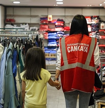 Çankaya Belediyesi’nden 600 öğrenciye okul forması desteği