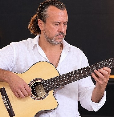 Devrim Güven'den yeni single: Düşler Mevsimi
