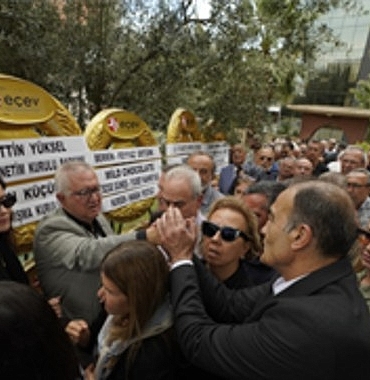 İzmir, eski başkanına veda etti