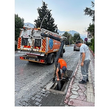 Kemer’de mazgal temizliği