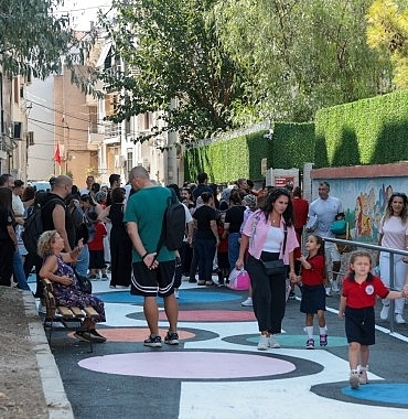 Konaklı öğrencilere ‘renkli yol’ sürprizi