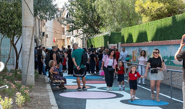 Konaklı öğrencilere ‘renkli yol’ sürprizi