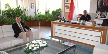 Uğur Okulları Kemer Şube Müdürü Bayram’dan Başkan Topaloğlu’na ziyaret