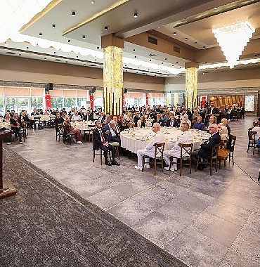 Vali Aktaş ve Başkan Büyükakın, şehit aileleri ve gaziler ile bir araya geldi; Büyükakın: “Sizler için ne yaparsak yapalım, yetmez”