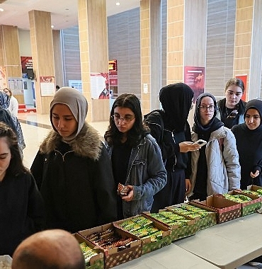 Bayrampaşa Belediyesi’nden lise son sınıf öğrencilerine YKS semineri