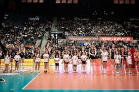 Eczacıbaşı Peron İstanbul, VakıfBank’ı konuk etti