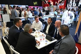 Kemer Belediyesi 2027 yılı turizm tanıtımı için Jet2 ile ön anlaşma yaptı
